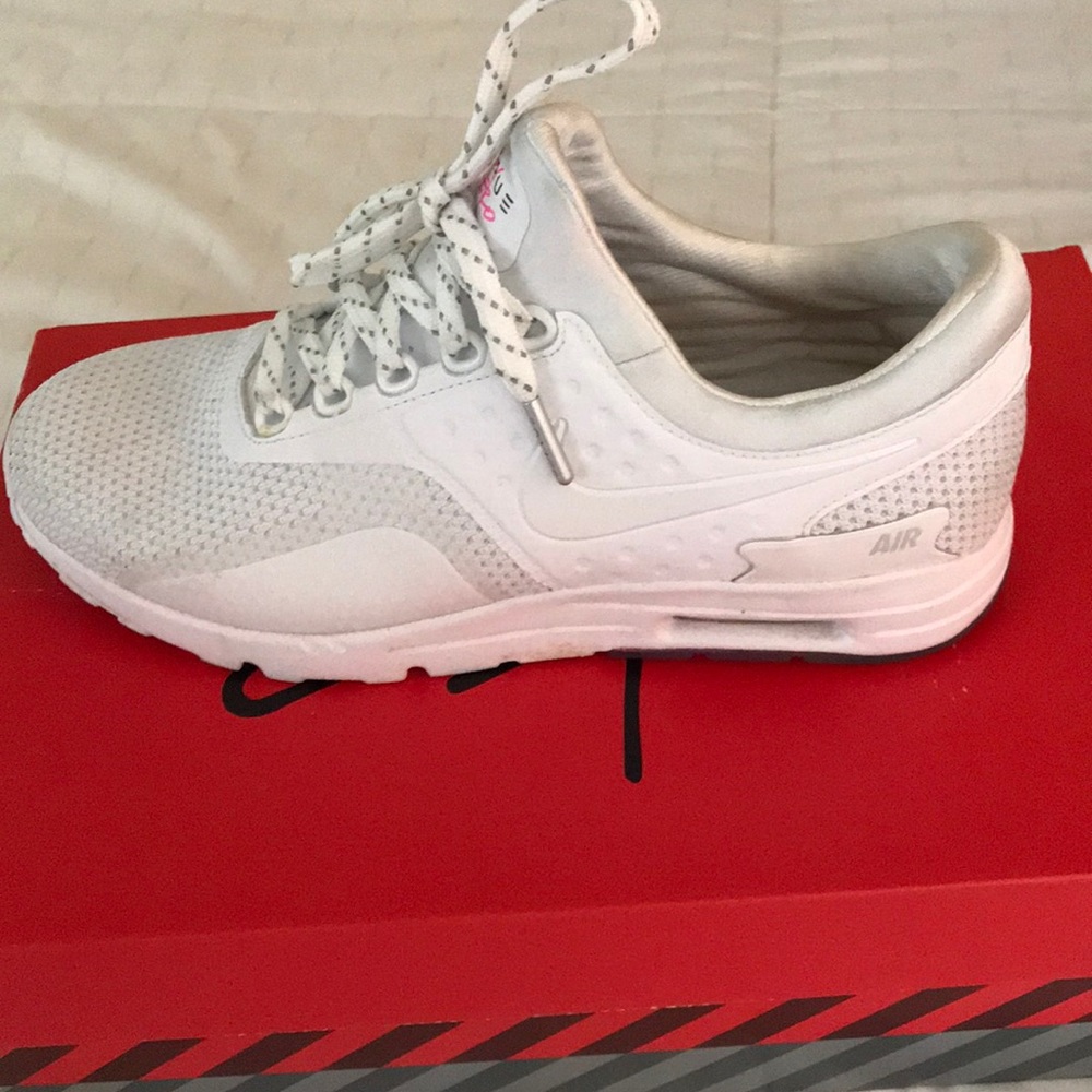 🎈SALE Nike Airmax Zero limited Edition Be True